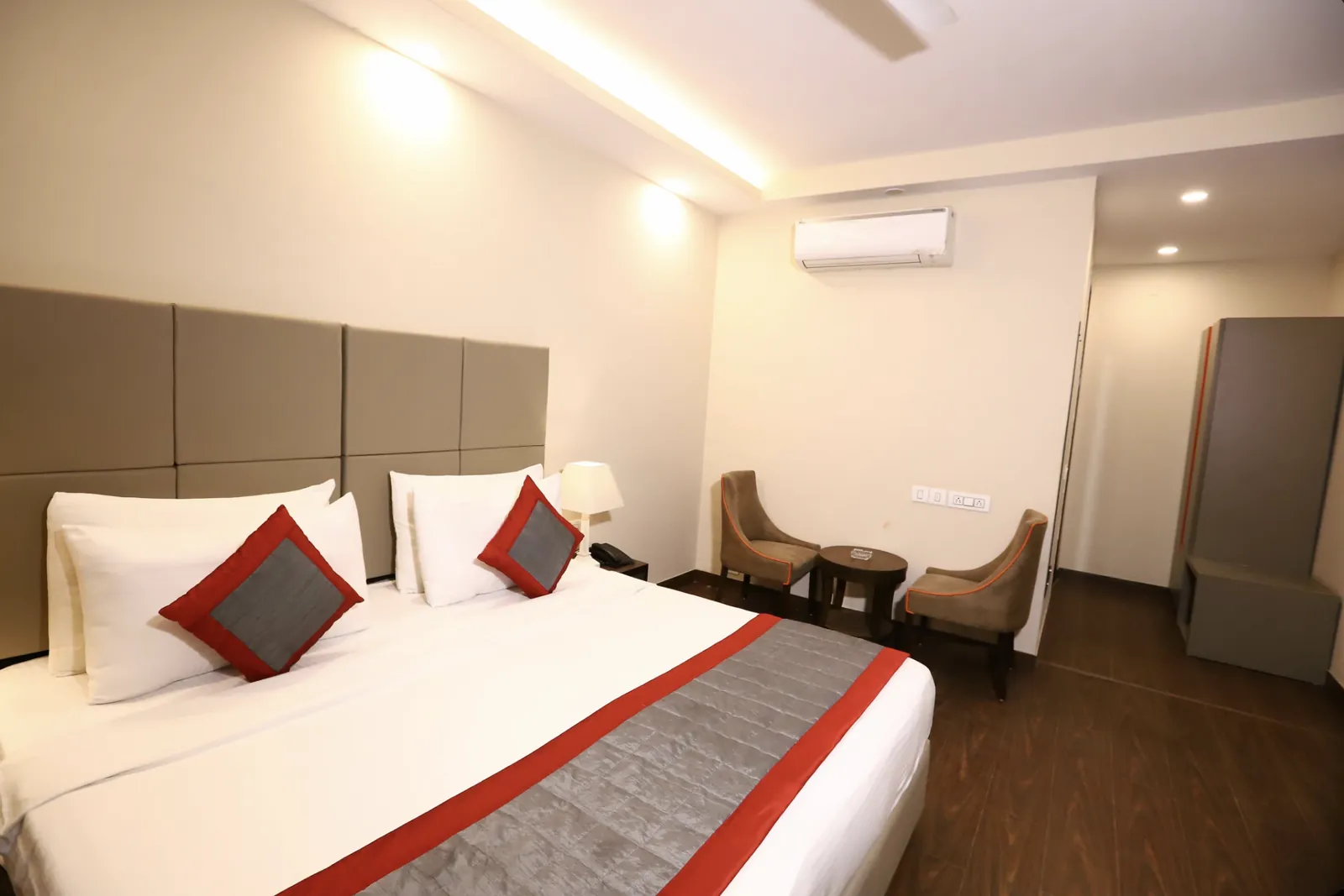 Premium Room at Hotel Azulo Inn — gallery photo 3